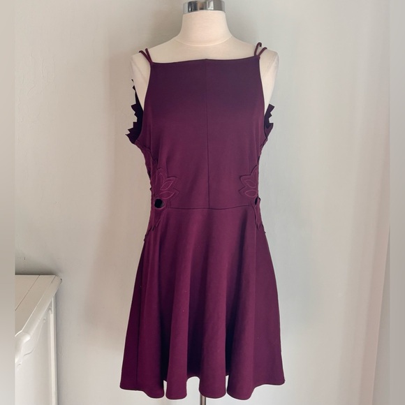 Free People Cha Cha Ponte Like A Dream Embroidered  Dress in Plum Wine, Sz L - Picture 2 of 8